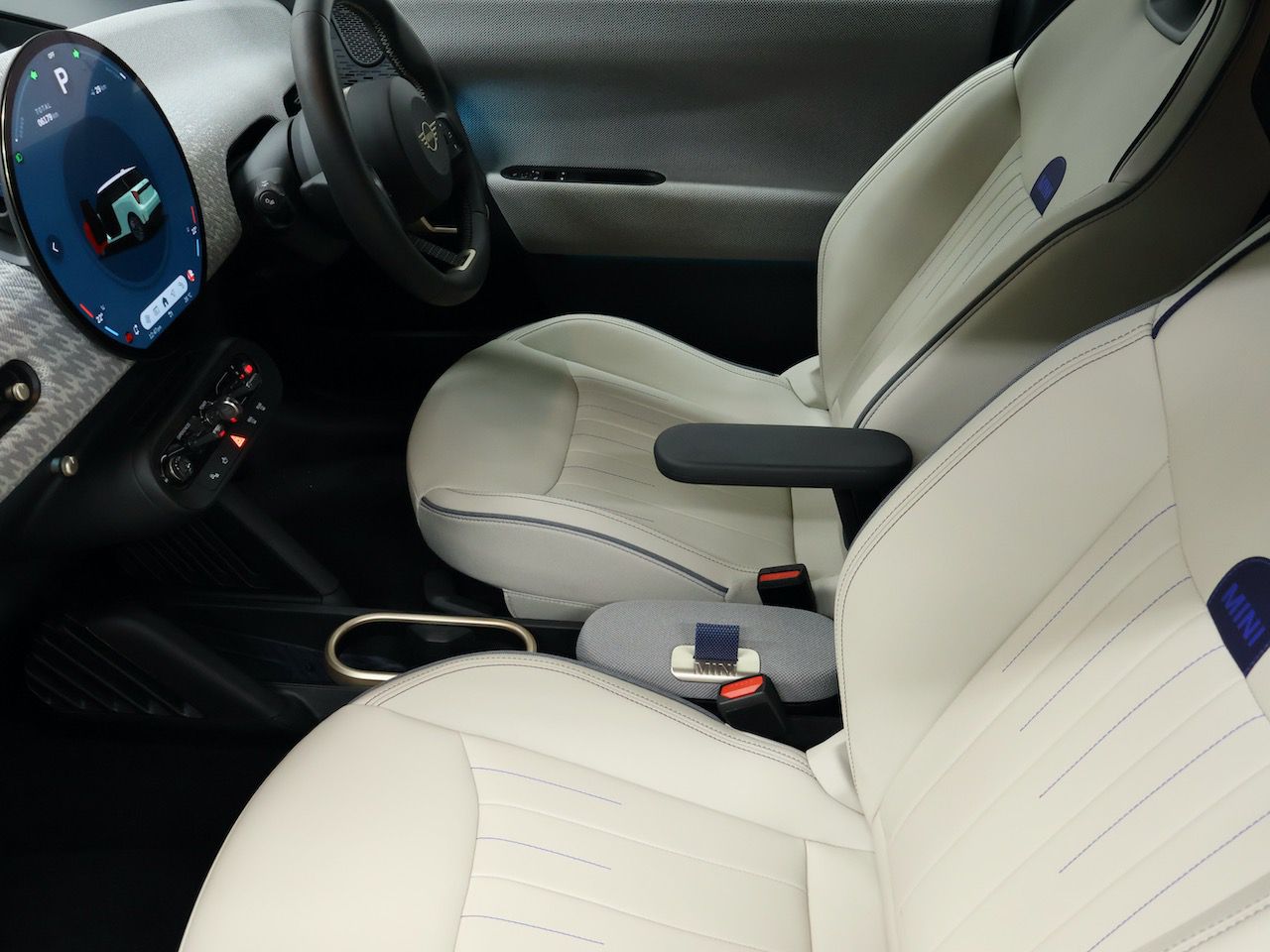 J01 MINI Cooper SE