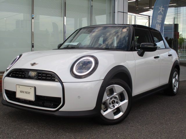 THE NEW MINI COOPER (5 DOOR) C