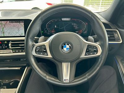320i Sedan RHD