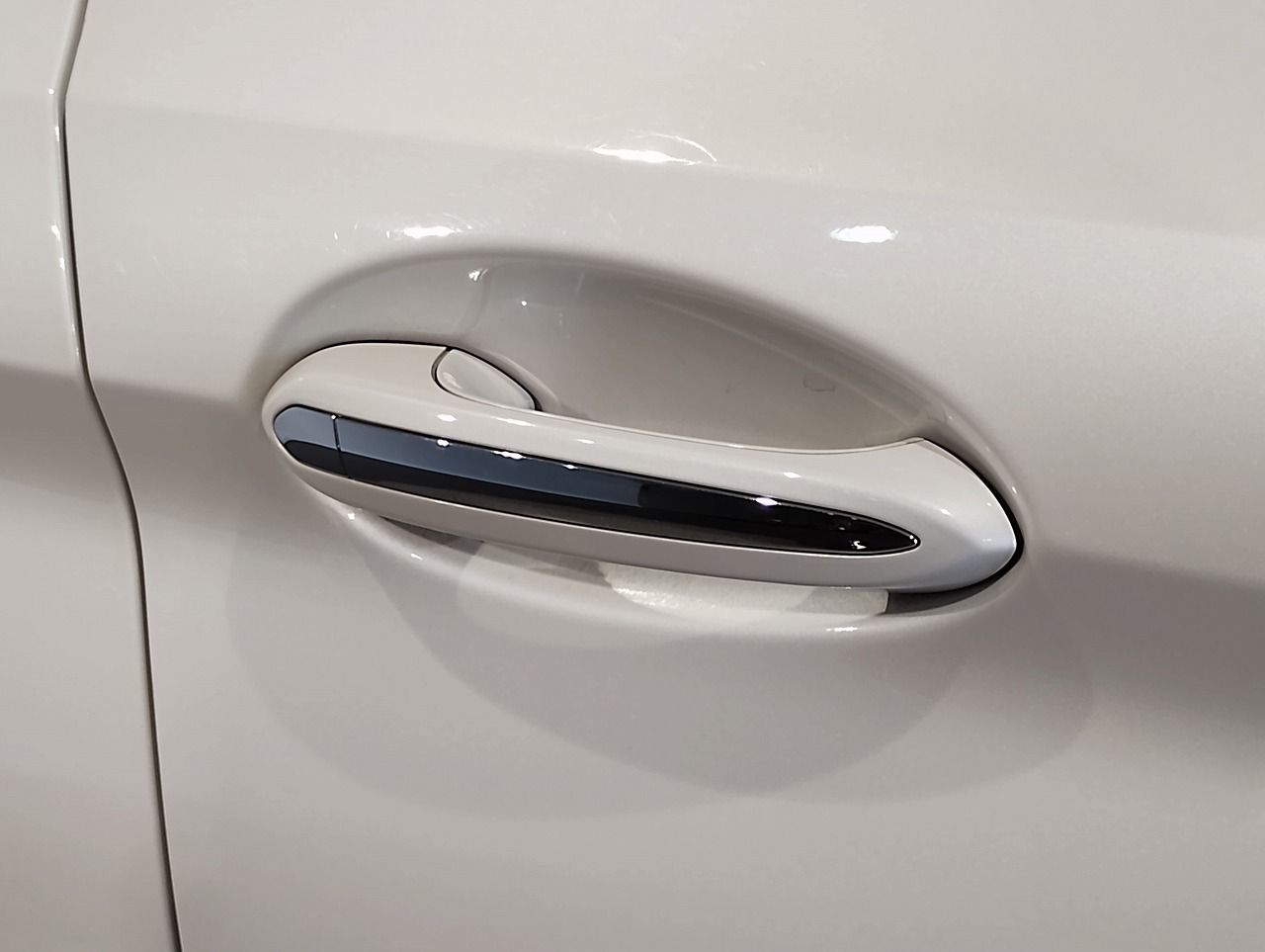 523I