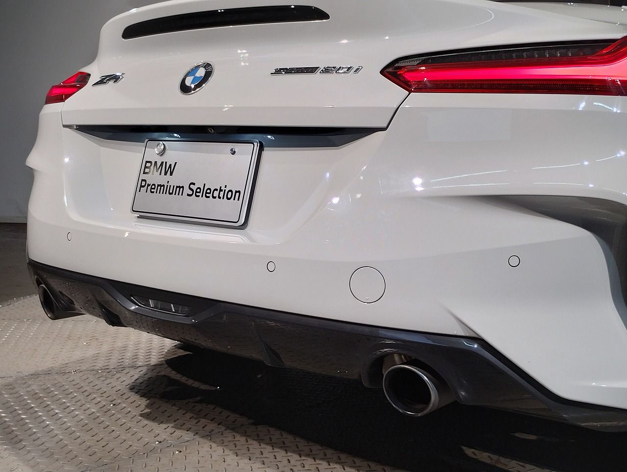 G29 z4 sDrive20i RHD