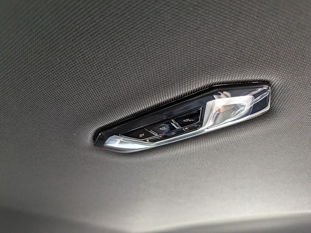 320d xDrive Berline RHD