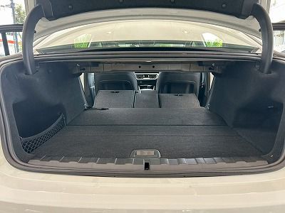G20 330e Saloon RHD