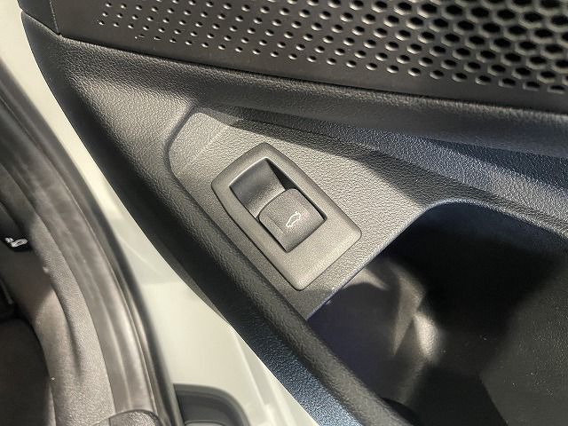 G21 320i RHD