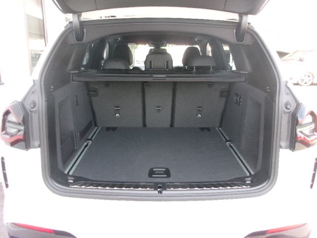 iX2 xDrive30 MSP