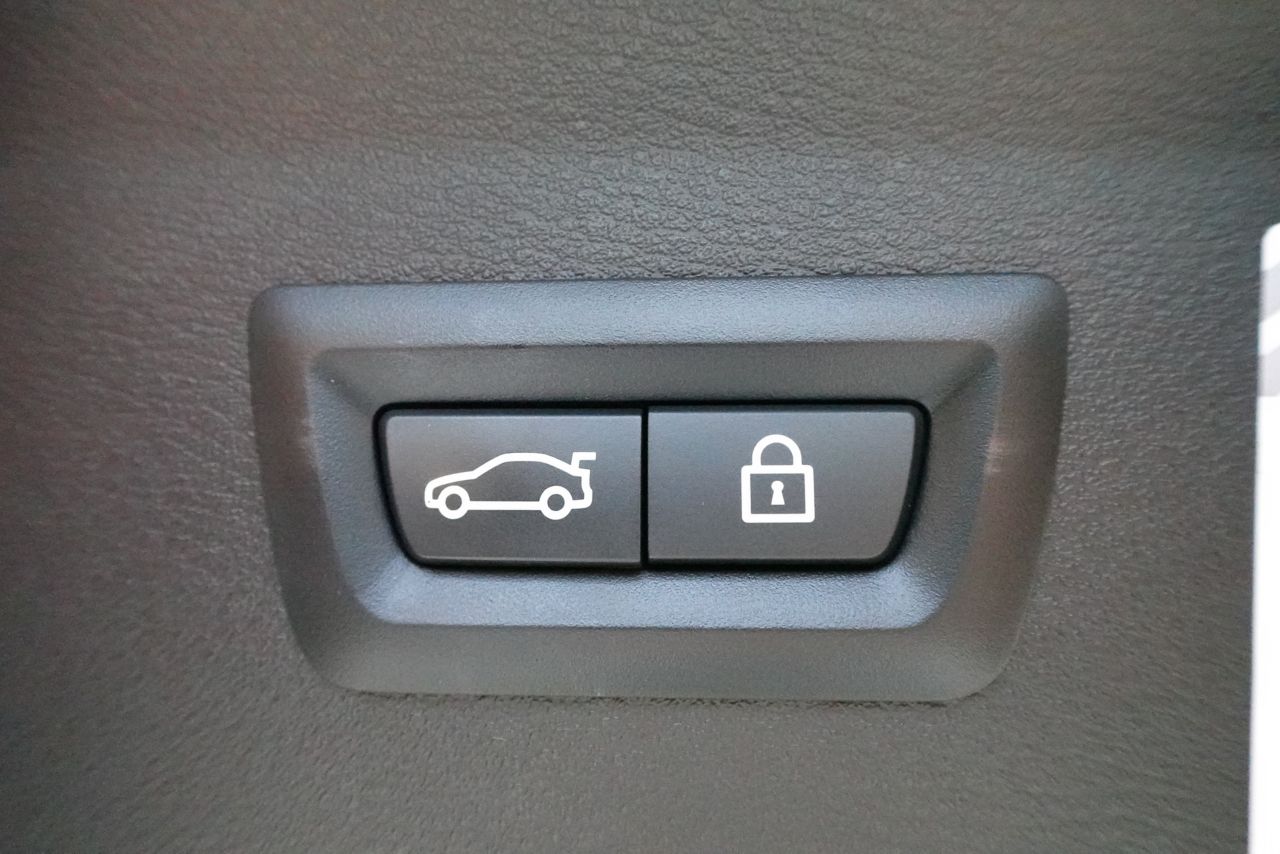 X1 sDrive18i RHD