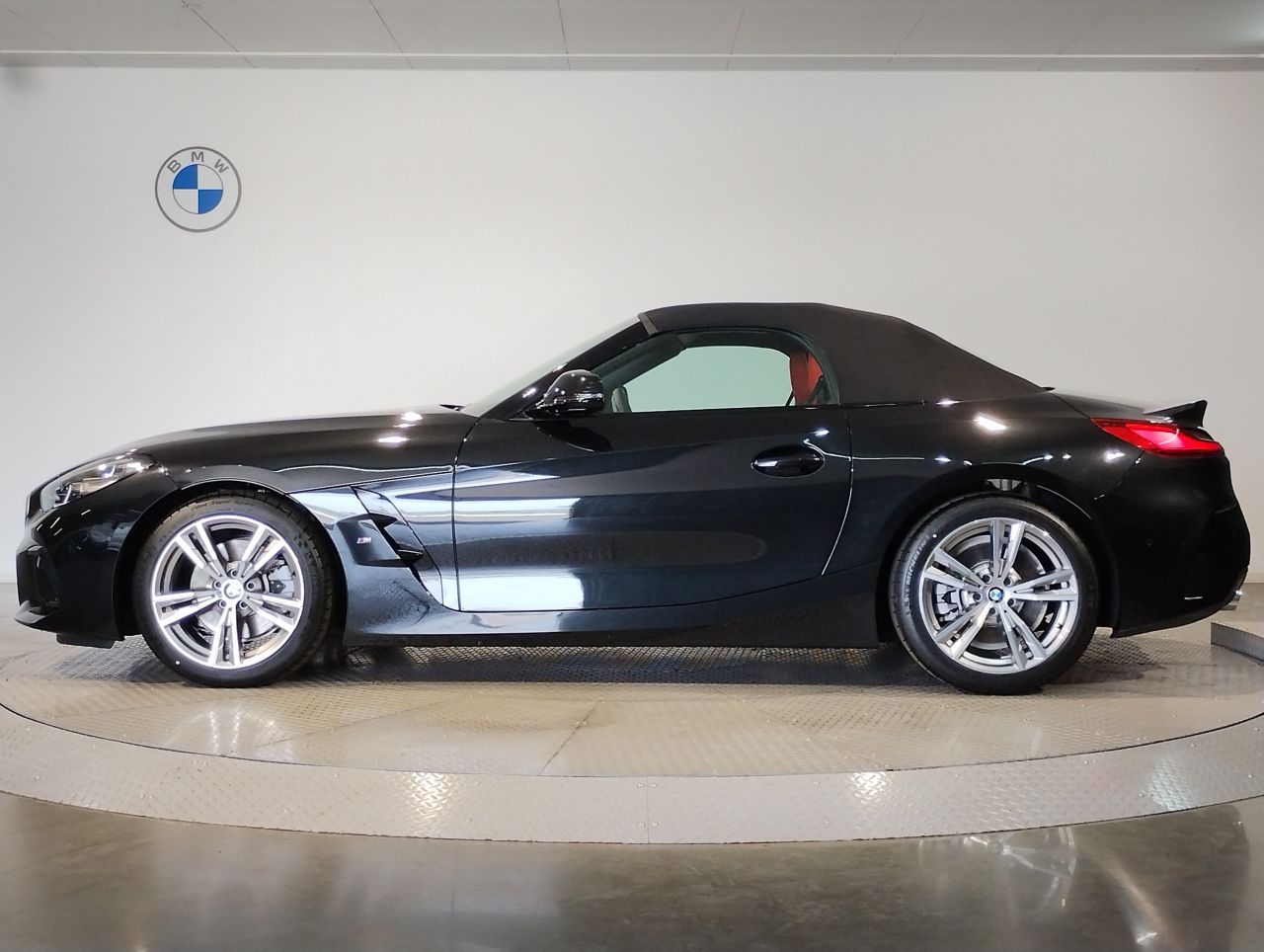 G29 z4 sDrive20i RHD