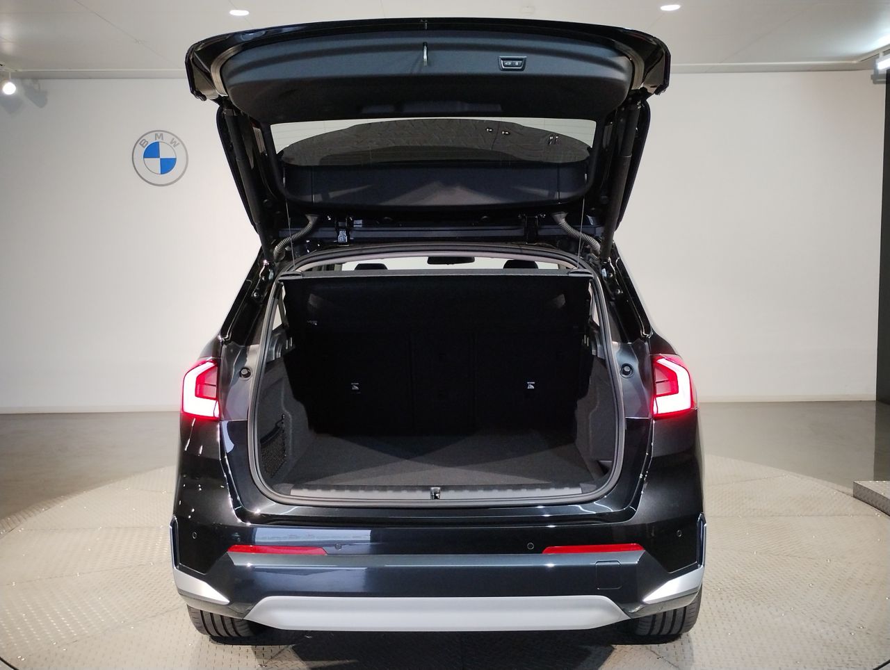 U11 iX1 xDrive30
