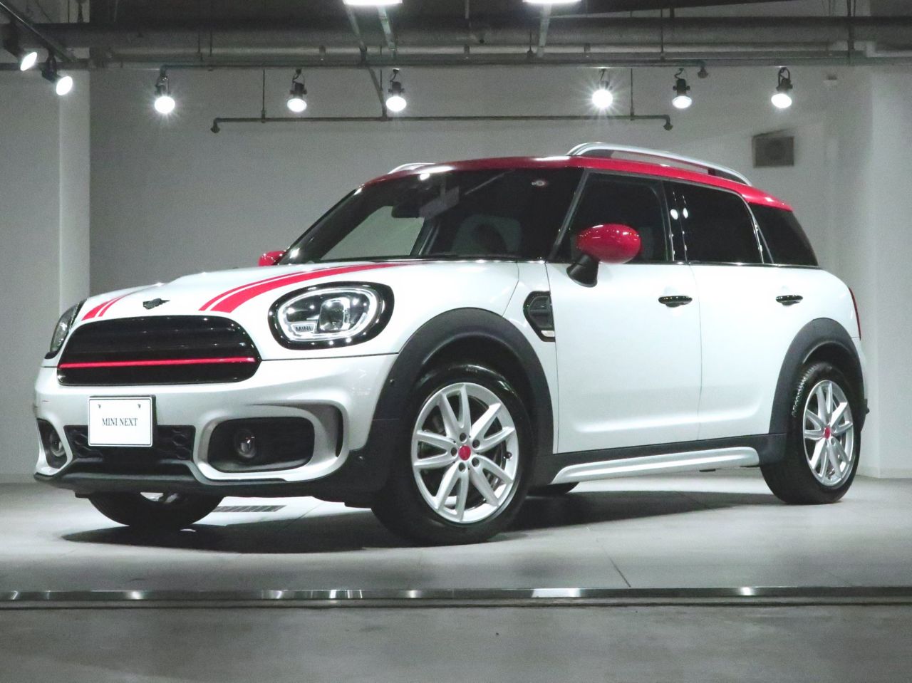 THE NEW MINI COOPER D CROSSOVER.