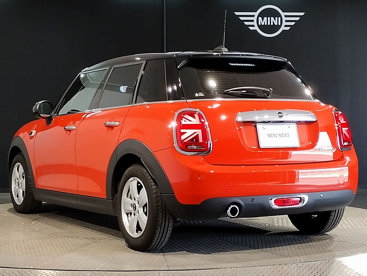 F55 COOPER D (AT)