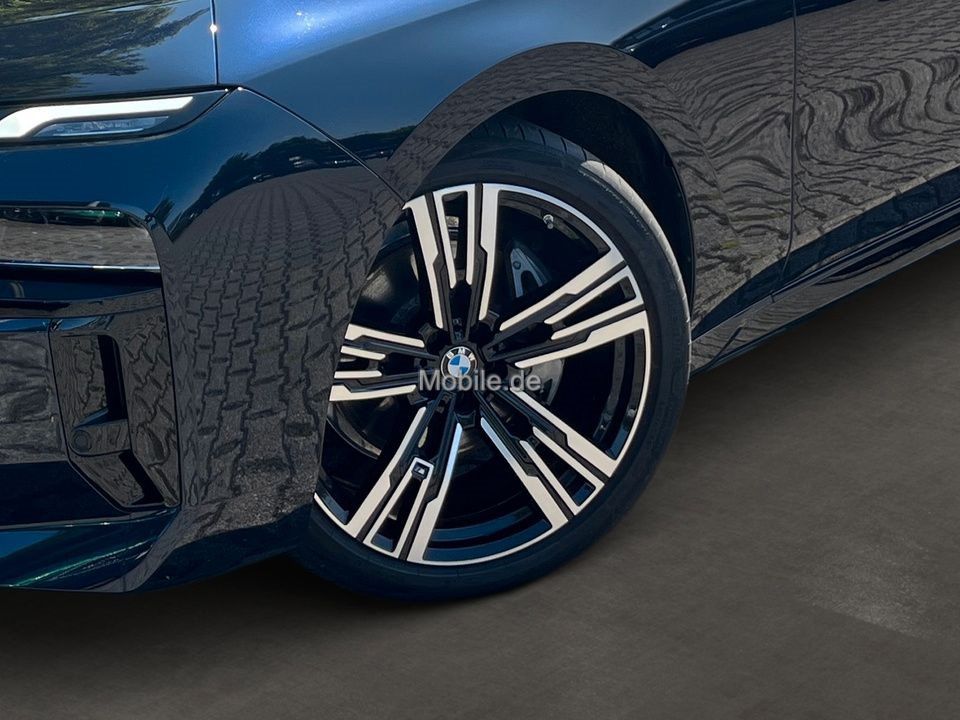 BMW 740