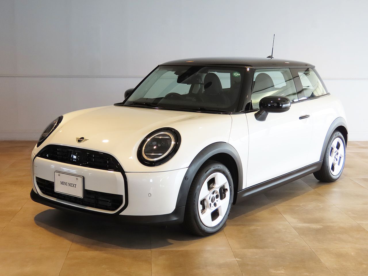 THE NEW MINI COOPER (3 DOOR) C