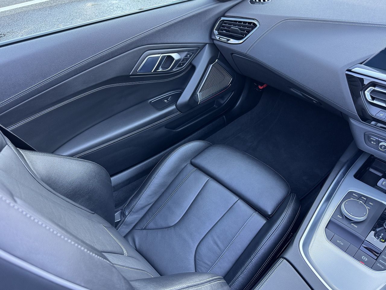 G29 Z4 M40i RHD