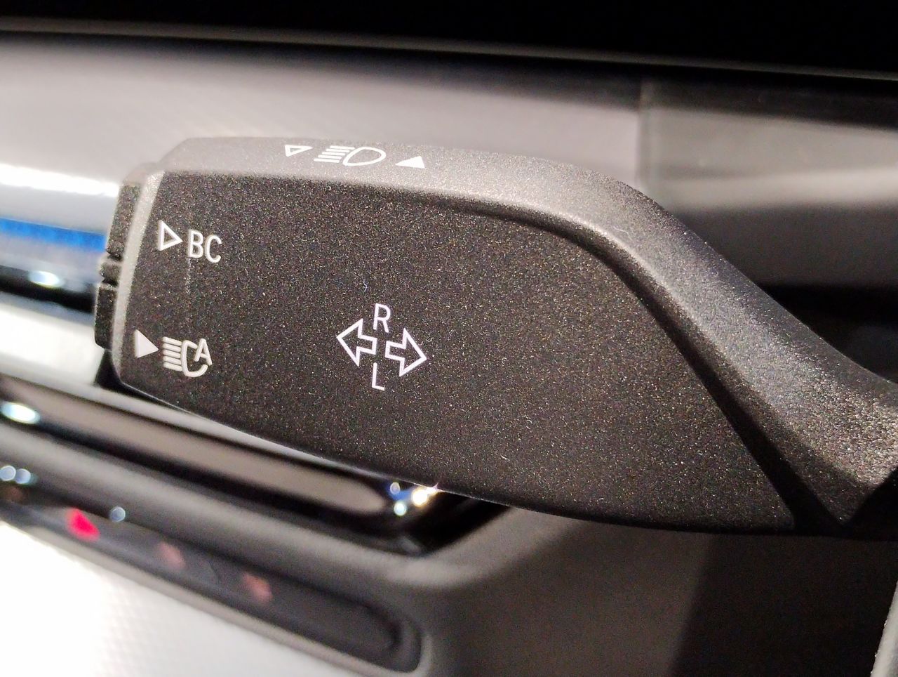 G20 320i Saloon LCI RHD MX