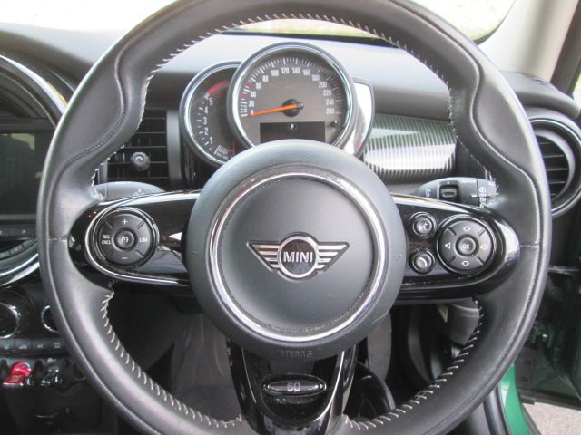 F55 COOPER D (AT)