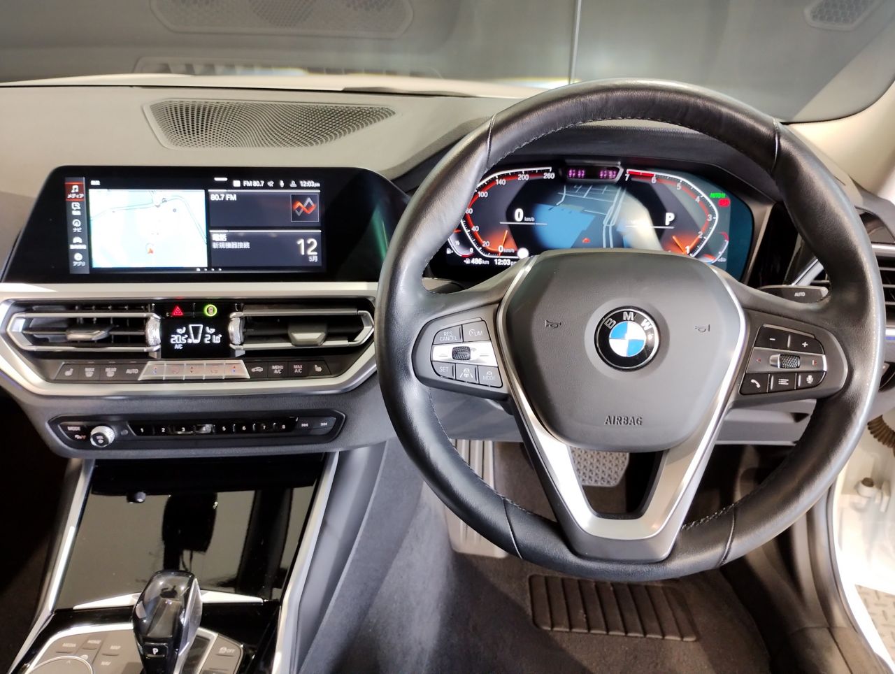 320i Sedan RHD