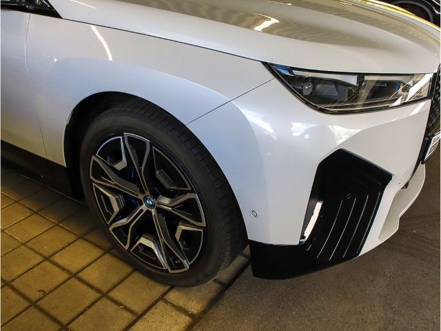 iX xDrive40