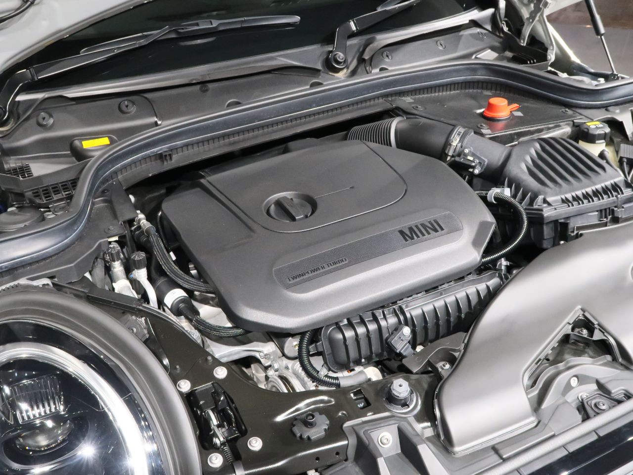 MINI Cooper F56 RHD