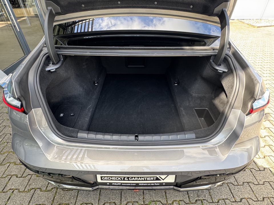 BMW 740