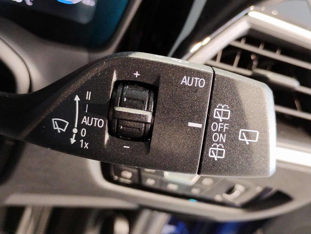 G21 320i RHD