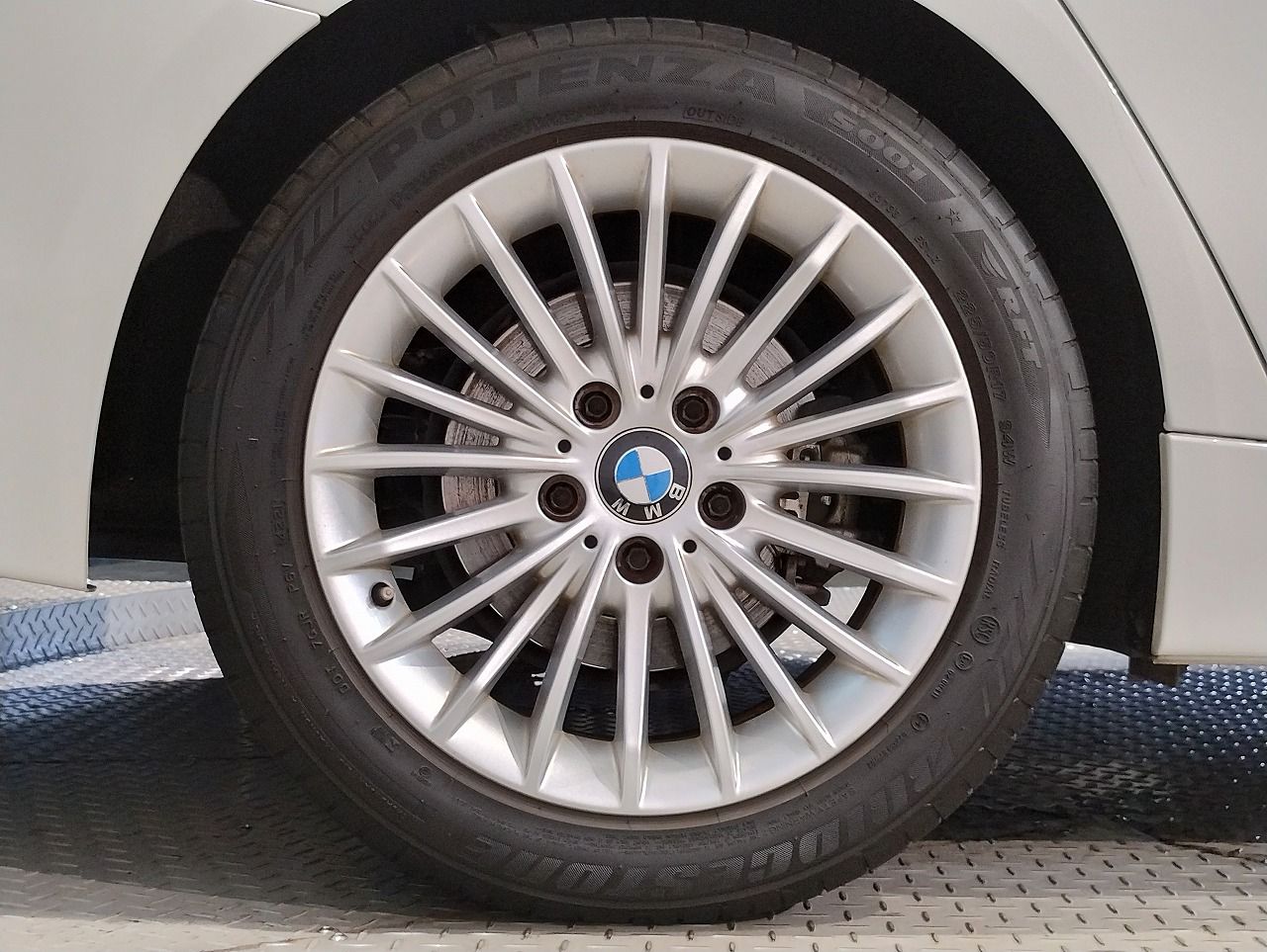 320D SEDAN RHD