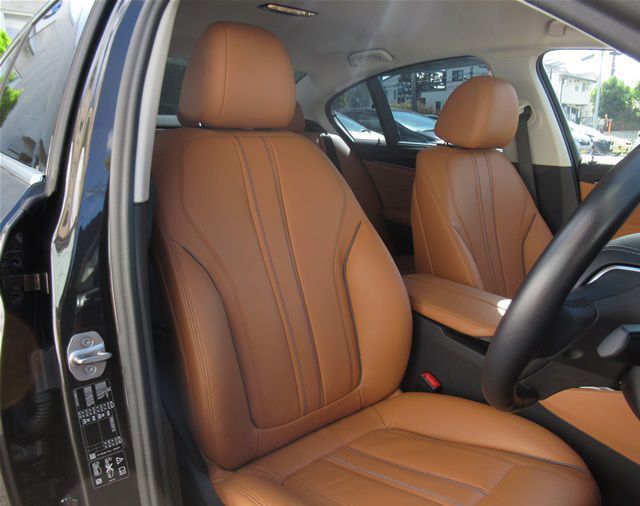 520d xDrive Sedan RHD