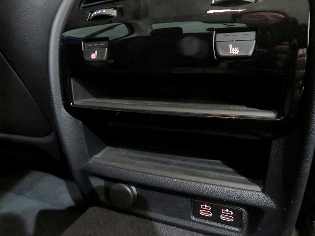 530e Sedan RHD