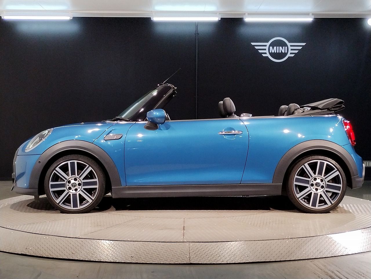 MINI Cooper S Convertible RHD