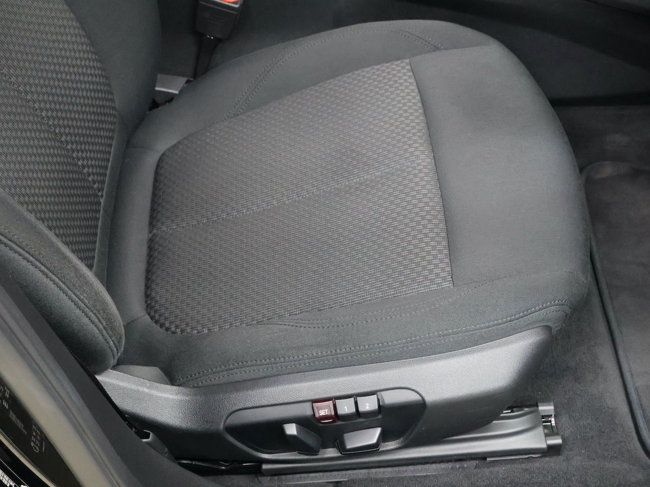 F40 118d Sports Hatch 5-door B47 2.0d