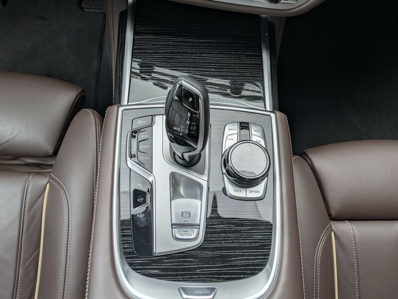 BMW 740