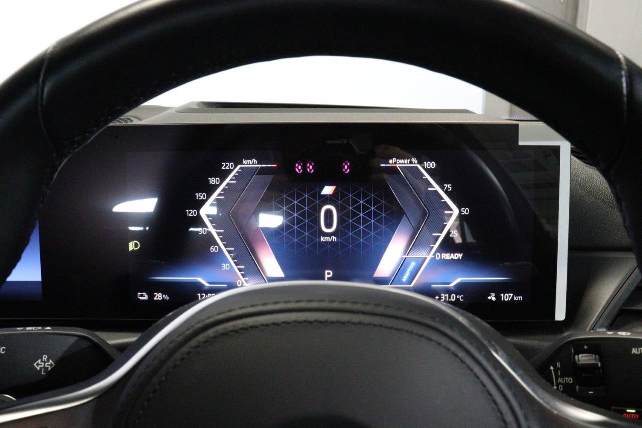 G26 i4 eDrive35 RHD