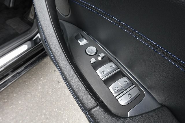 G01 X3 M40i RHD ZA