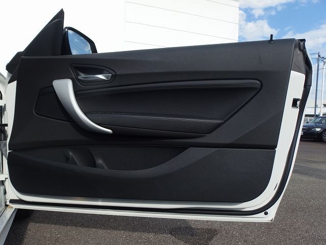 220I CABRIOLET RHD