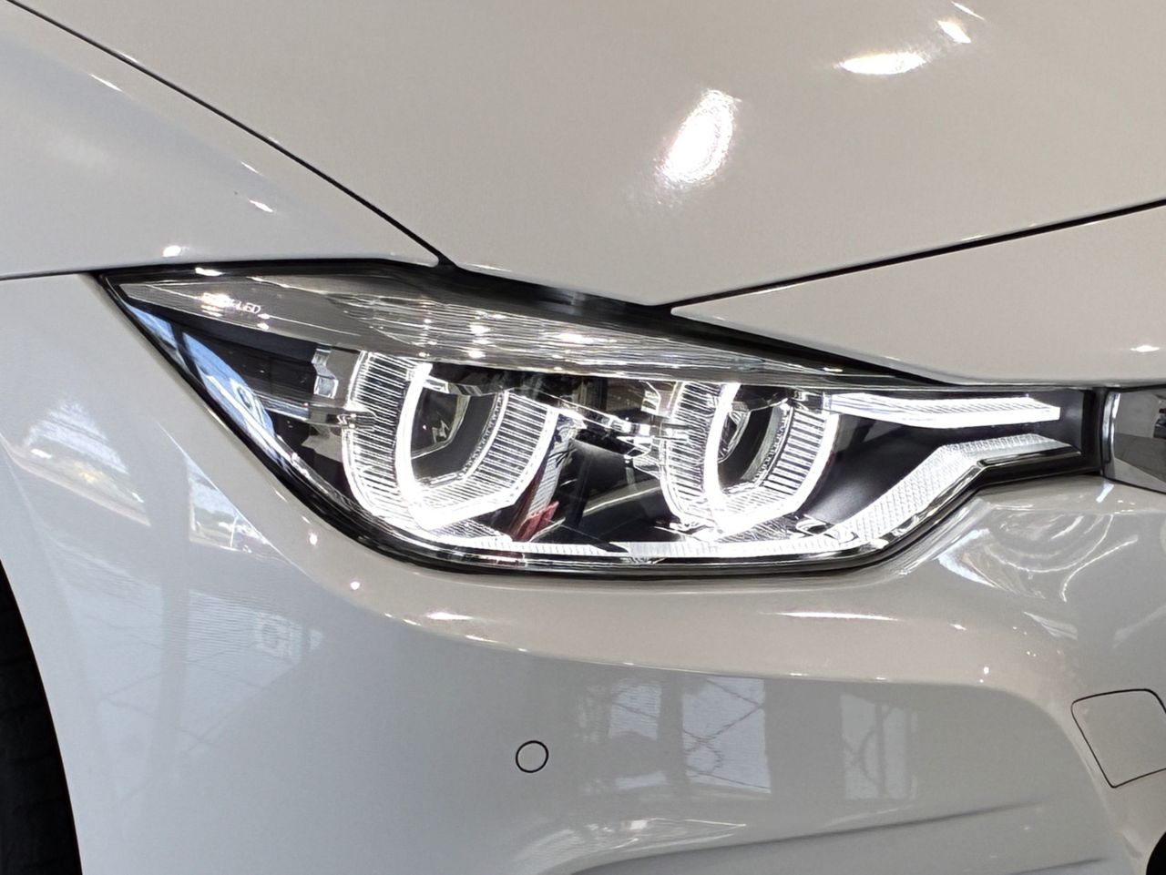 320D SEDAN RHD