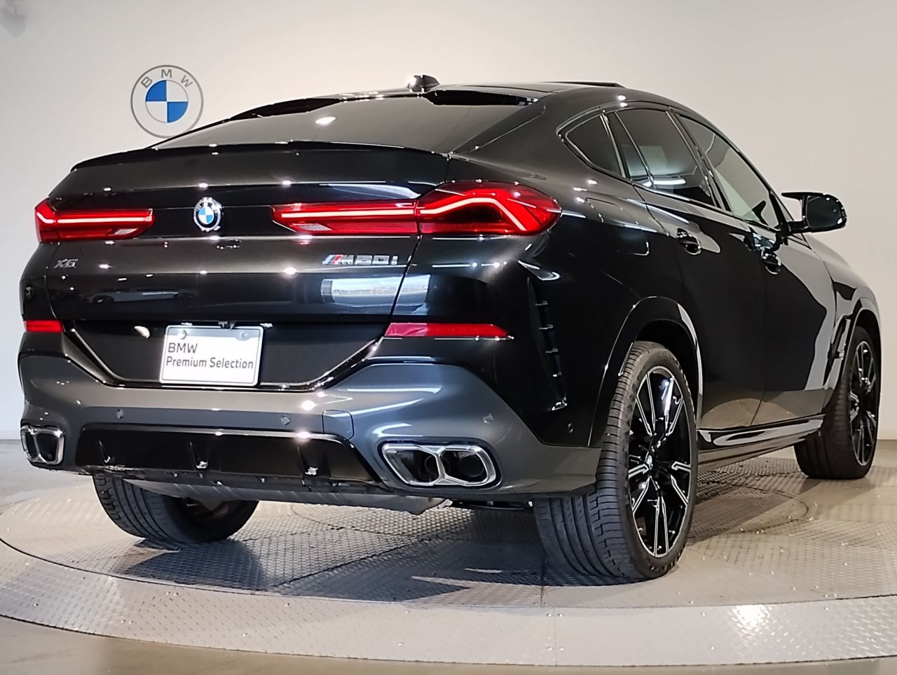 X6 M60i xDrive RHD