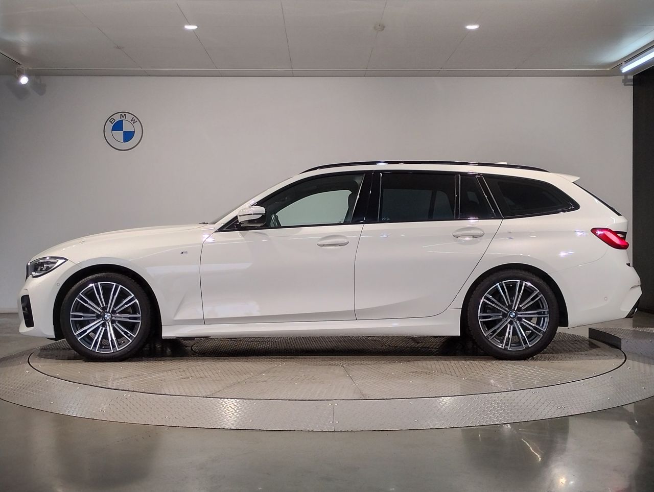 G21 320i RHD