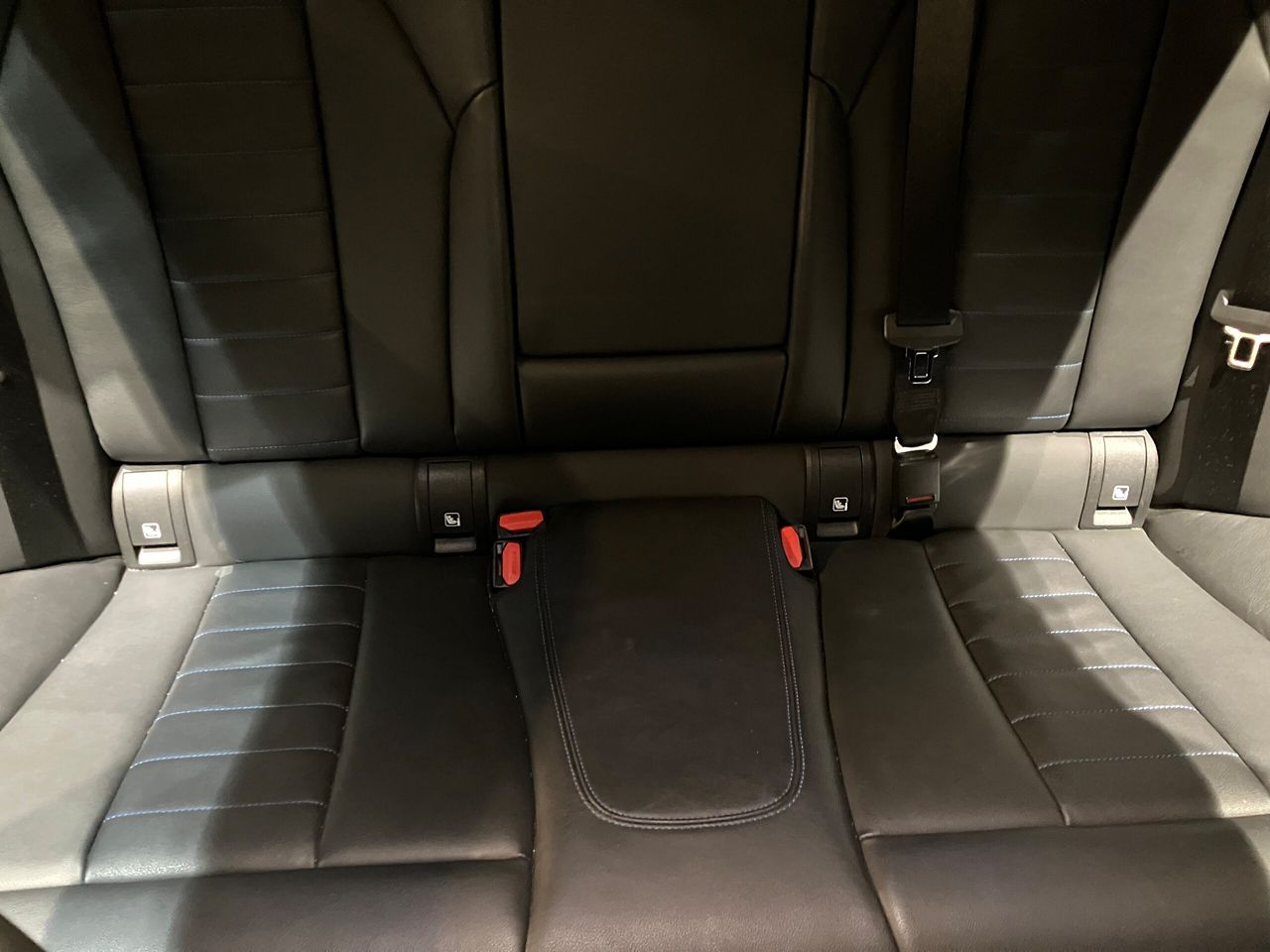 G20 320d xDrive RHD Saloon