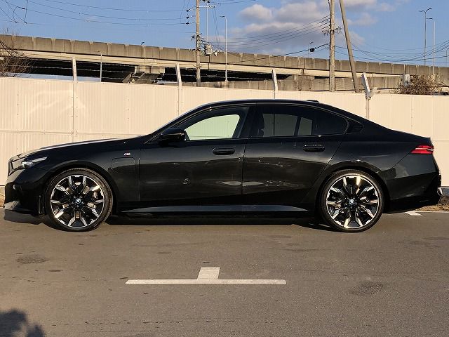 BMW i5 eDrive40 Sedan RHD