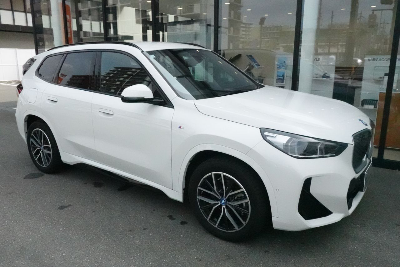 U11 iX1 xDrive30