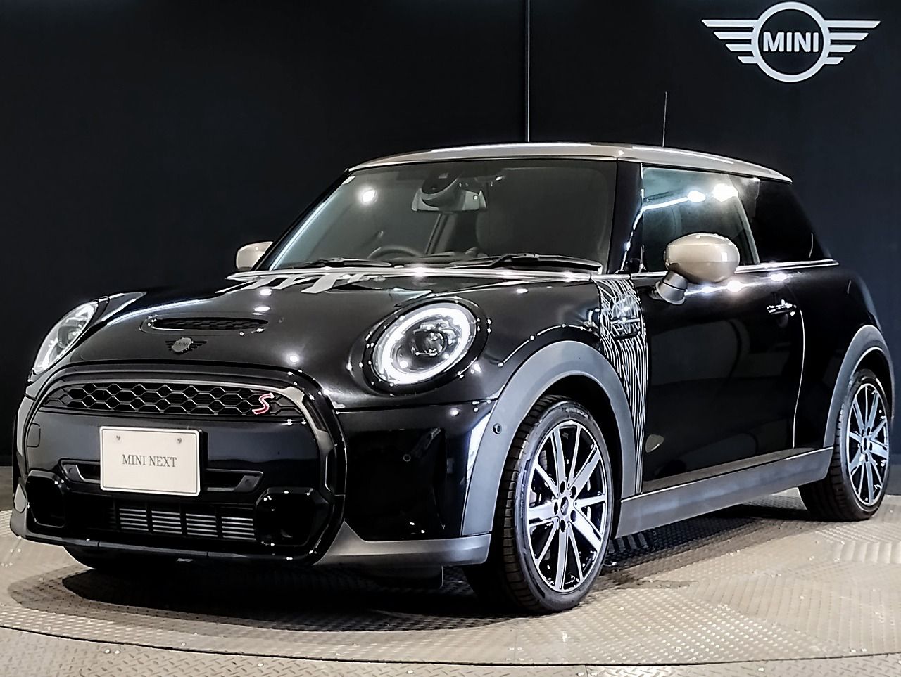 MINI COOPER S 3 DOOR SHADOW EDITION.