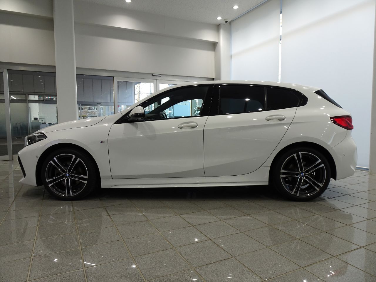 F40 118d Sports Hatch 5-door B47 2.0d