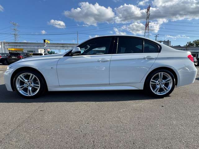 320I SEDAN RHD