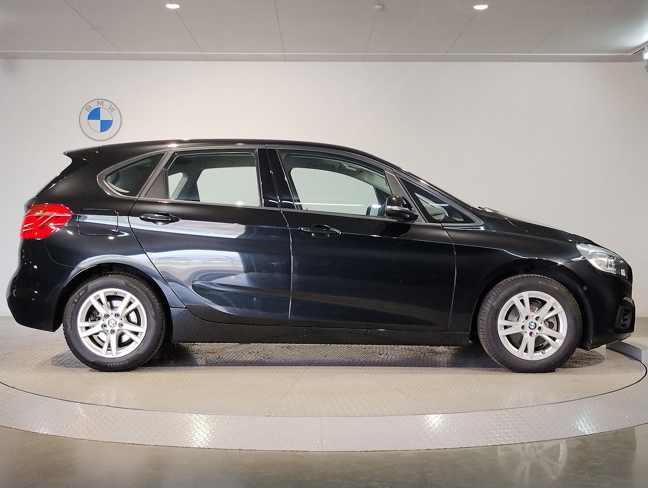 218D ACTIVE TOURER RHD