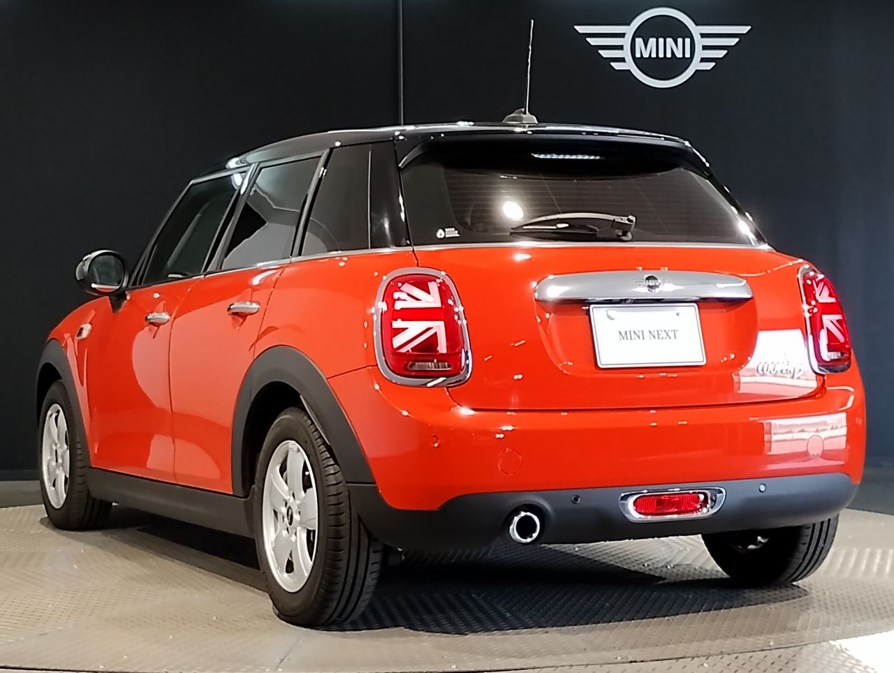 F55 COOPER D (AT)