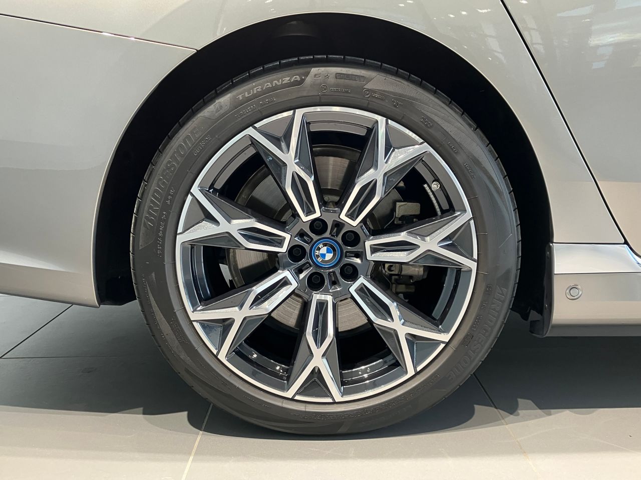 i7 xDrive60 Sedan RHD
