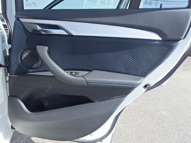 X1 sDrive18i RHD