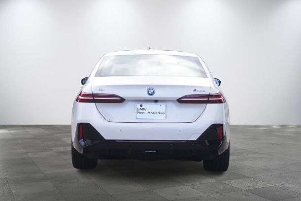 BMW i5 M60 xDrive Sedan RHD