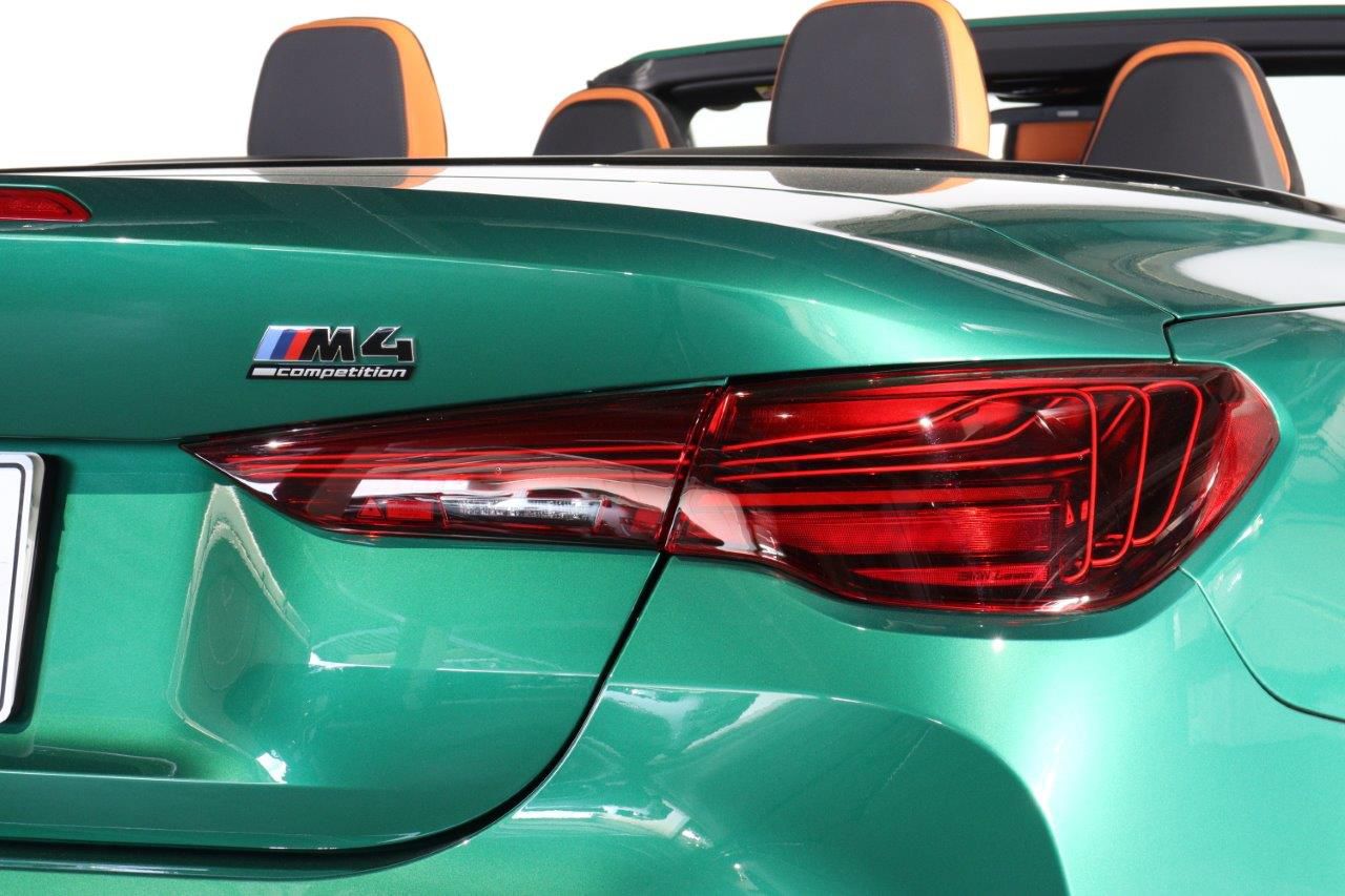 G*** M* C********** M x***** C********** RHD