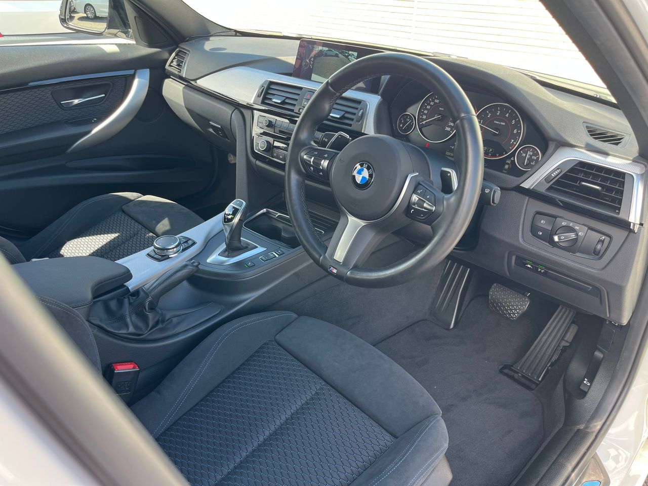 340I SEDAN RHD