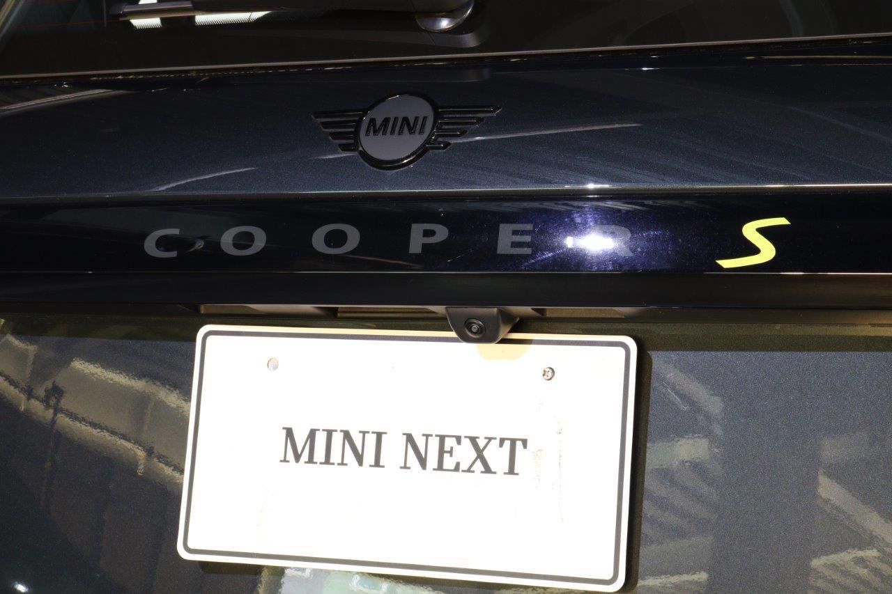 J01 MINI Cooper SE